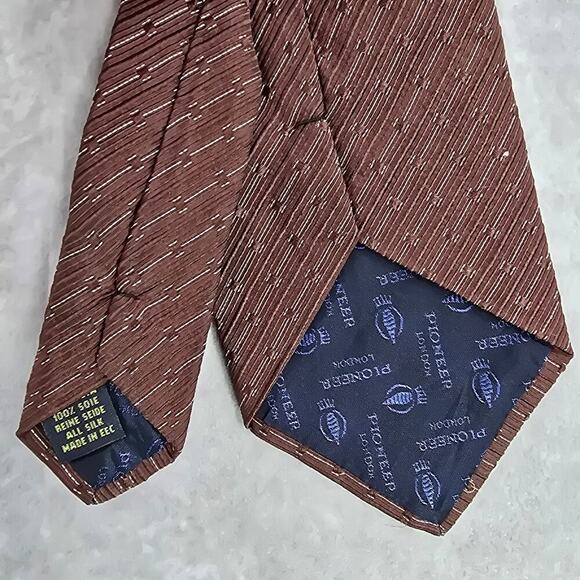 Pioneer Gragney London Brown Geometric Stripe Executive Men's 100% Silk Neck Tie - Picture 5 of 6